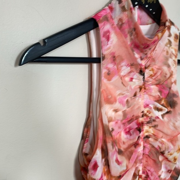 Black Halo Kobe Ruched Floral-Print Jewel Neckline Sleveless Bodycon Dress - Picture 5 of 10